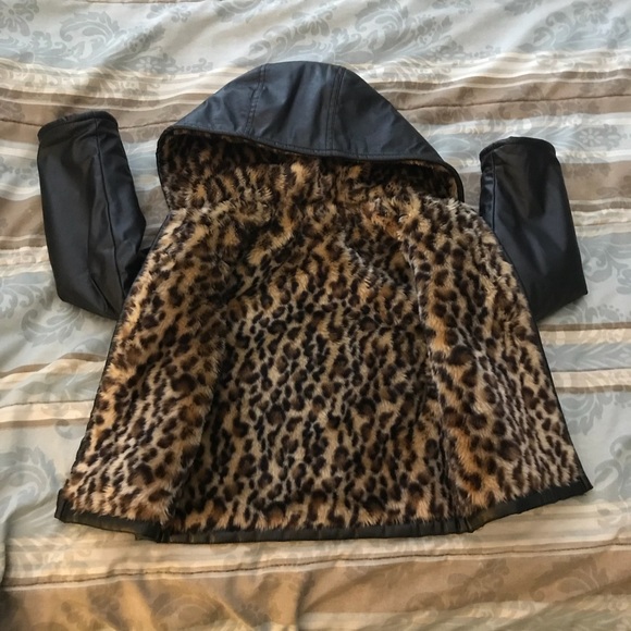 Girls Coat!!! - Picture 2 of 3